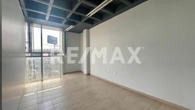 OFICINA - COMERCIAL EN RENTA