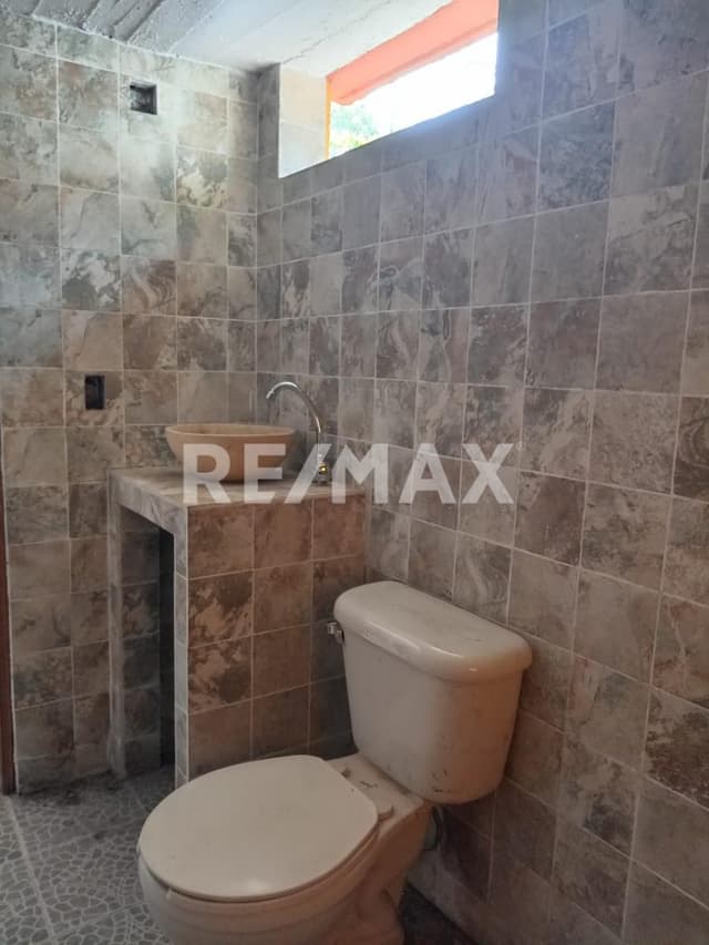 Casa, Col. Las Granjas, Cuernavaca, Morelos (cesión de derechos)...Clave 5155