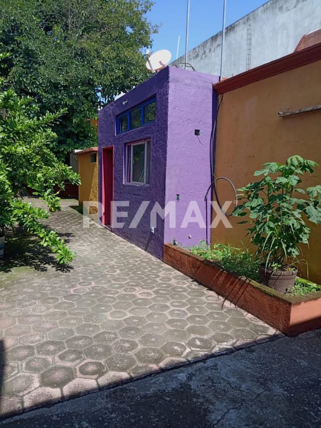 Casa, Col. Las Granjas, Cuernavaca, Morelos (cesión de derechos)...Clave 5155