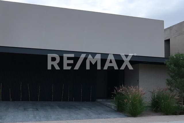 VENTA CASA LOMAS DE CAMPANARIO NORTE QUERETARO RCV240919-AE