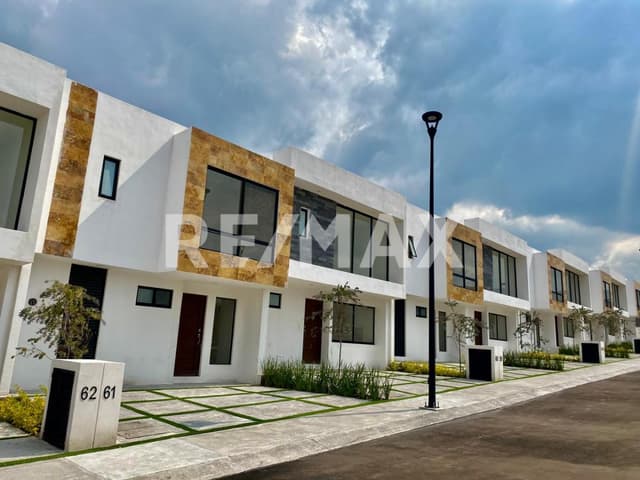 VENTA CASA NUEVA LOS ROBLES JURIQUILLA QUERETARO RCV240826-IR
