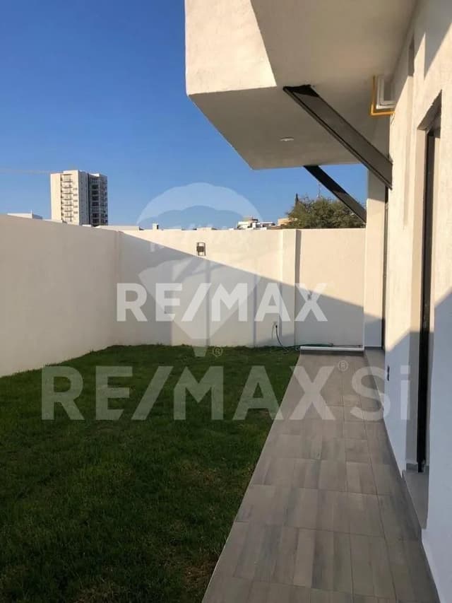 CASA VENTA LOMAS DE JURIQUILLA