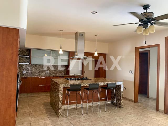 CASA EN VENTA EN HACIENDA DEL ROSARIO 