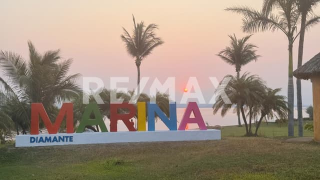 DEPARTAMENTO EN PLANTA BAJA EN MARINA DIAMANTE CERCA DEL AEROPUERTO CON ALBERCA, CERCA DE LA PLAYA CATAMARAN