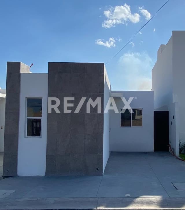 CASA EN VENTA EN FIDEL VELÁZQUEZ 