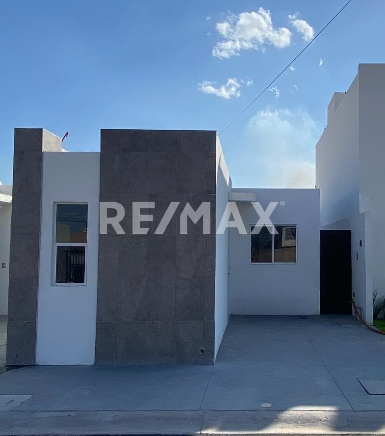 CASA EN VENTA EN FIDEL VELÁZQUEZ 