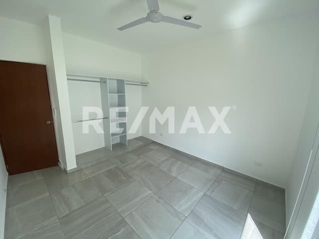 SE RENTA CASA EN PRIVADA AL NORTE DE MÉRIDA