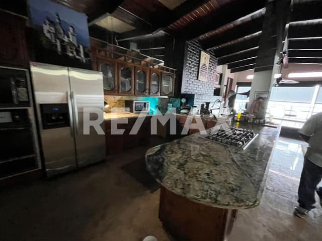 Beachfront Apartment for rent with an Oceanview and a covered car garage!!  