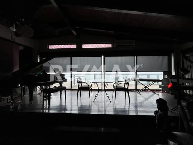 Beachfront Apartment for rent with an Oceanview and a covered car garage!!  