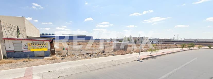 TERRENO COMERCIAL EN VENTA EN SANTOS DUMONT CASI ESQUINA CON CARRETERA PANAMERICANA 