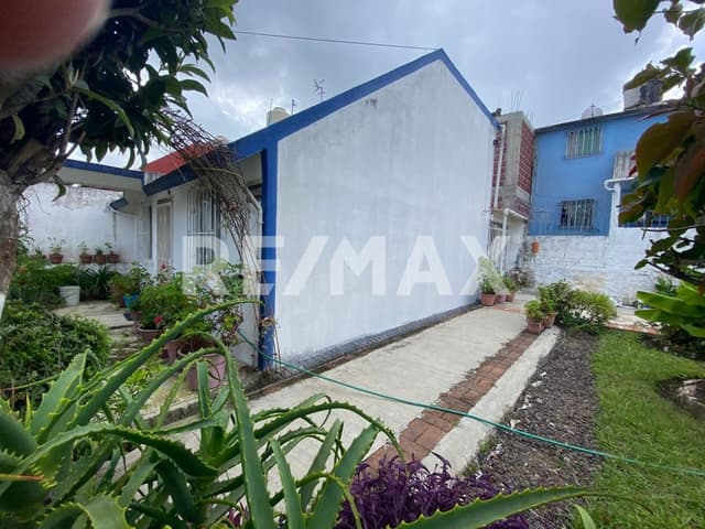 CASA EN VENTA FRACC. BUGAMBILIAS XALAPA