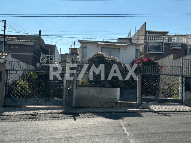 Casa en Venta en C. Manuel M. Flores, La Mesa, Tijuana, B.C.