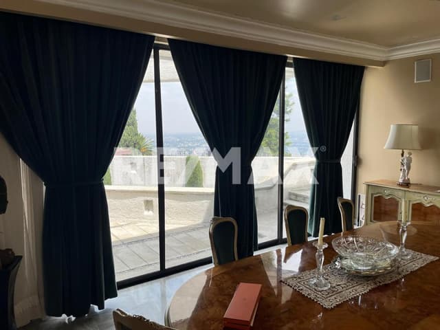 Hermosa residencia en venta al sur de CDMX con excelente vista panorámica.