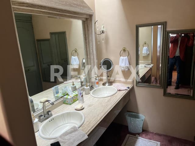 Hermosa residencia en venta al sur de CDMX con excelente vista panorámica.