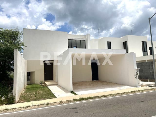CASA EN VENTA EN CONKAL