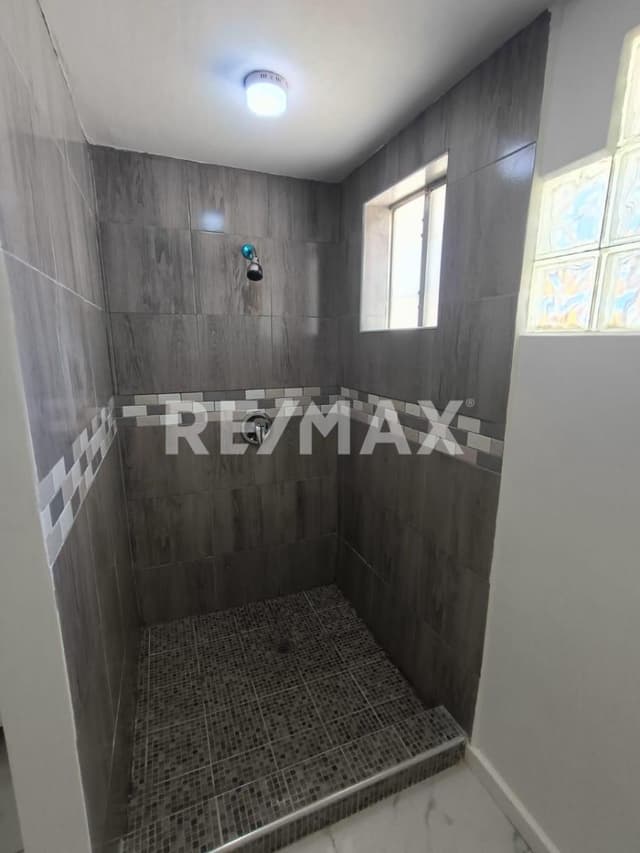 CASA COMPLETAMENTE RENOVADA EN VENTA FRACC. PUERTA DEL SOL 
