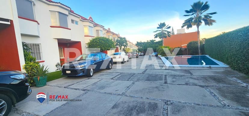 Venta de casa en condominio, Lomas de Atzingo, Cuernavaca, Morelos...Clave 5181