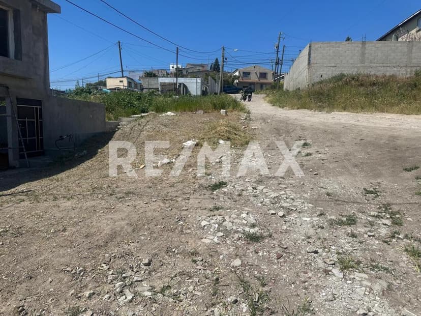Terreno en Venta en Colonia La Gloria en Tijuana