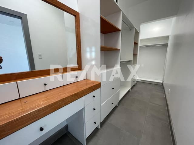 CASA EN VENTA EN FRACCIONAMIENTO VILLAFONTANA, TIJUANA