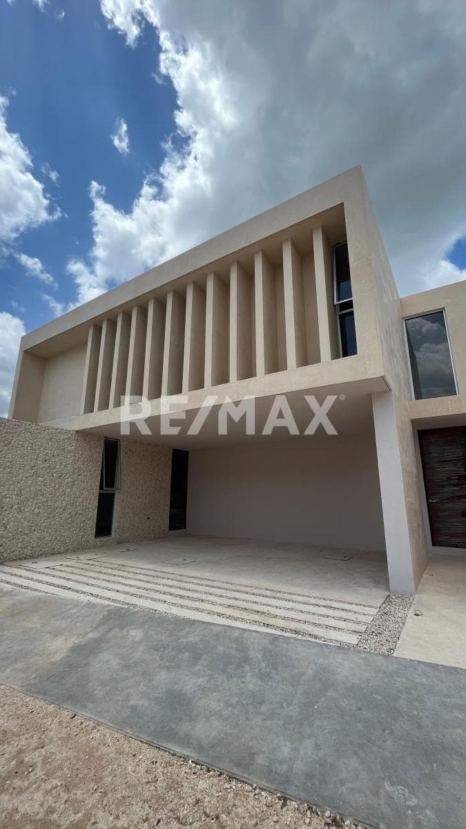 Gallery main