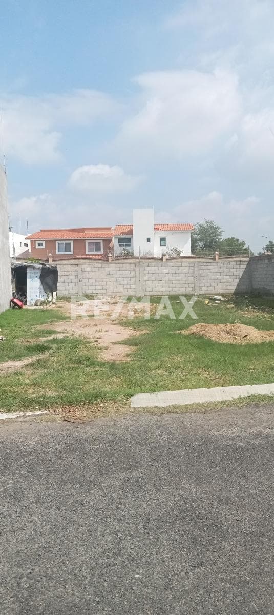 TERRENO EN VENTA PORTONES DE LA HACIENDA CELAYA