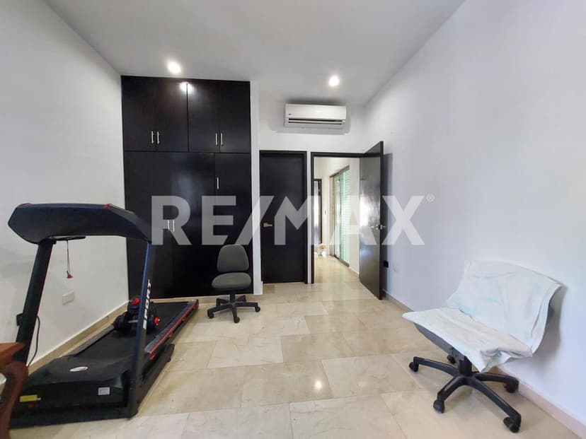 CASA EN VENTA EN CANCUN. AVENIDA NIZUC