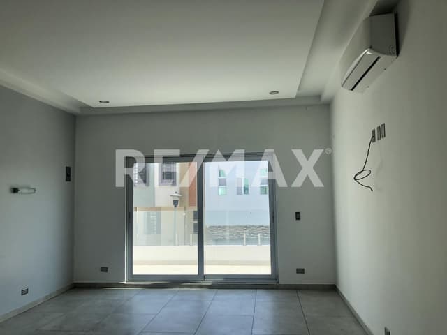 Venta Casa en Fracc. Vista Real 3,  Bugambilias (Cerro. Colorado)