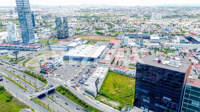 Terreno en Venta   Lateral Atlixcáyotl 