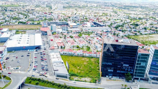 Terreno en Venta   Lateral Atlixcáyotl 