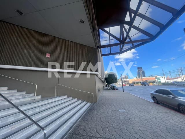 OFICINA EN RENTA DE 366.3 M2, EN LAS TORRES, BLVD. AGUA CALIENTE, TIJUANA.