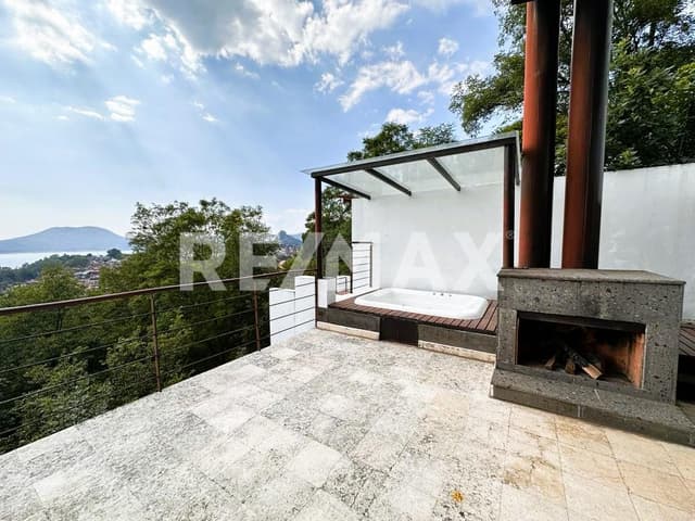 Casa Renta con super vista al Lago de Valle de Bravo