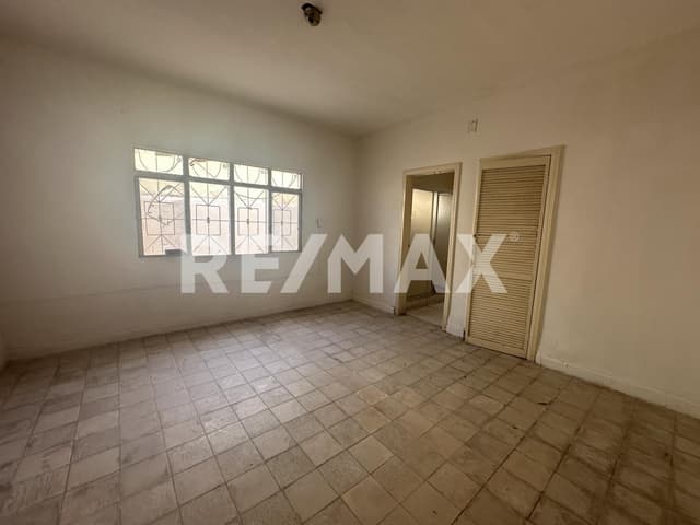 Casa - Comercial en Renta - 5