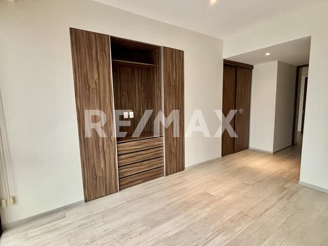 VENTA DE DEPARTAMENTO MODERNO, CON TERRAZA EN COSMOCRAT INTERLOMAS