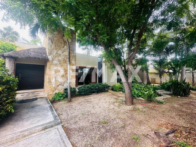 Casa de una planta con terreno enorme en Dzityá