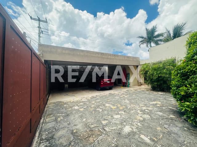 Casa de una planta con terreno enorme en Dzityá