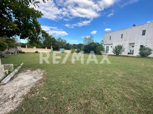 Terreno en venta en Cholul a 3 minutos de Periférico