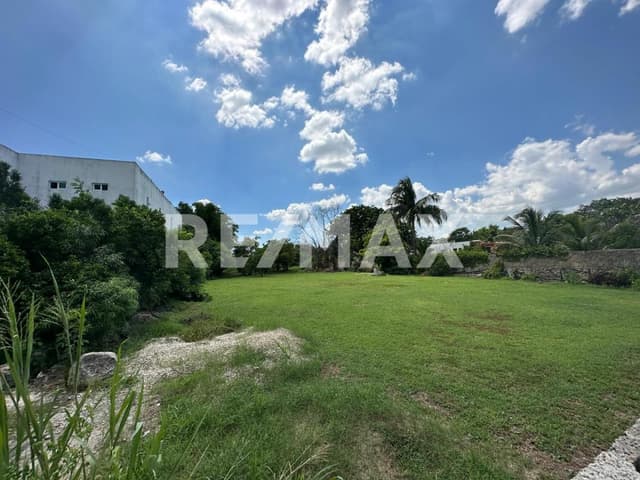 Terreno en venta en Cholul a 3 minutos de Periférico