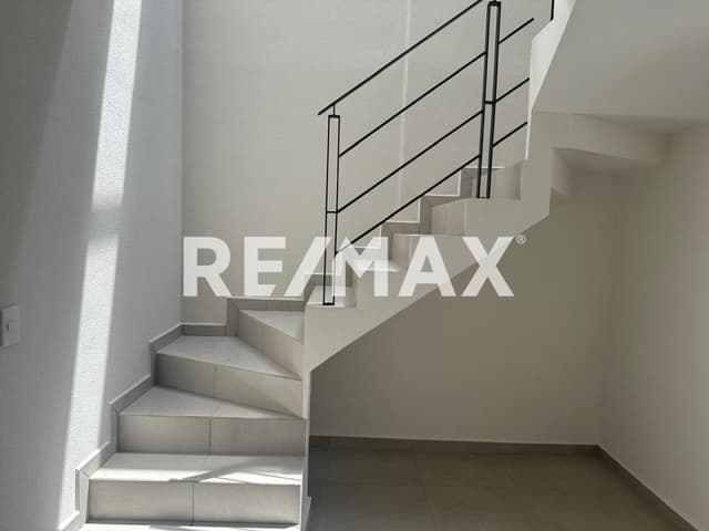 Estrene casa en renta en Ciudad Meseta, frente a Sonterra.