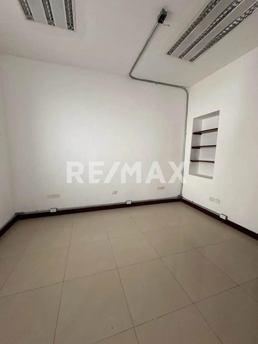 Casona con uso comercial a una cuadra de Prol Montejo Mérida Yucatán