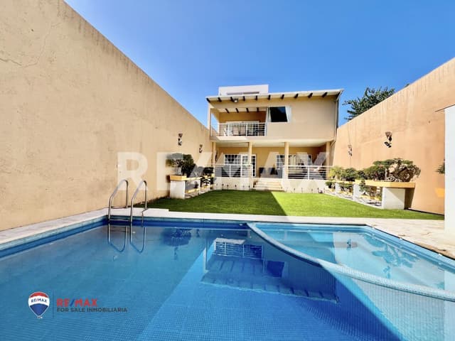 Venta de casa dentro del Fracc. Real Tetéla en Cuernavaca, Morelos...Clave 5210