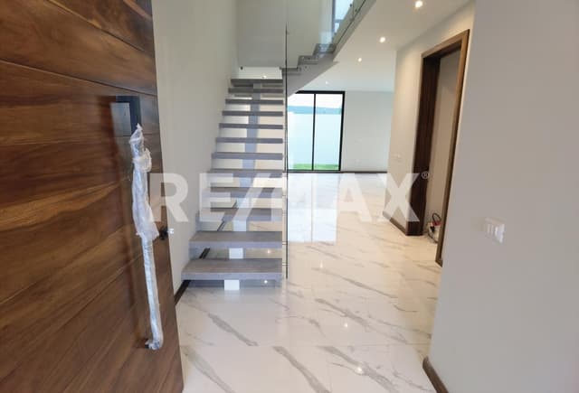 Casa en Venta en Parques Vallarta, Coto Cedros, con Roof Top