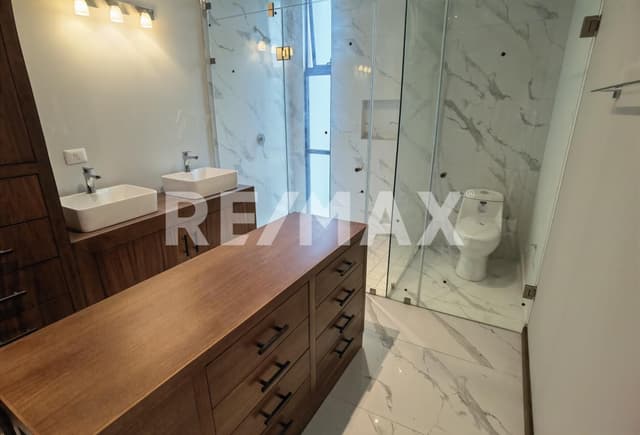 Casa en Venta en Parques Vallarta, Coto Cedros, con Roof Top