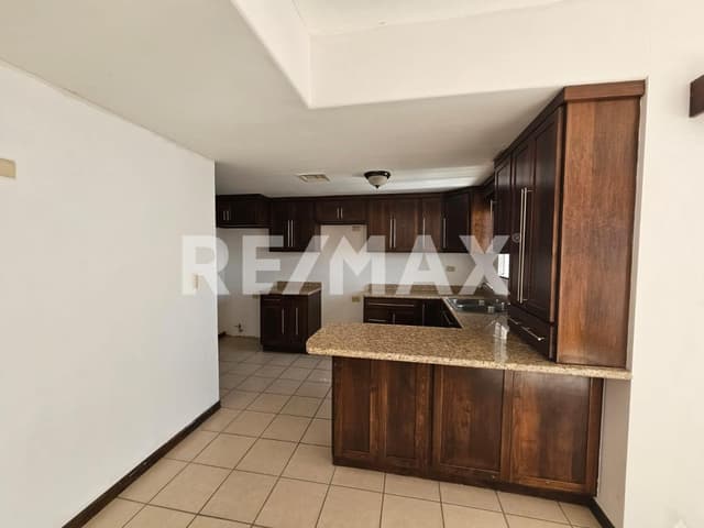 CASA EN VENTA FRACC. PRIVADO LA SARZANA