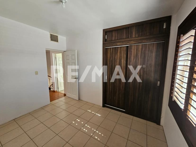 CASA EN VENTA FRACC. PRIVADO LA SARZANA