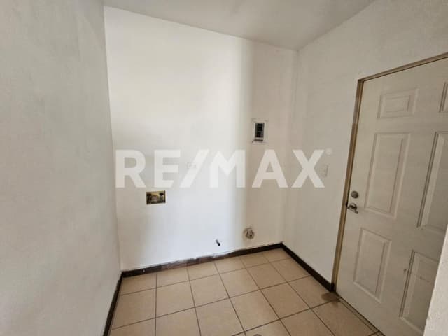 CASA EN VENTA FRACC. PRIVADO LA SARZANA