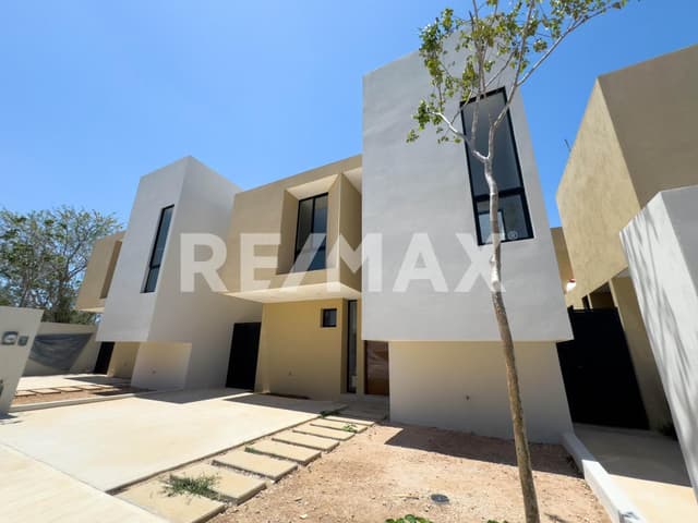 Casa en venta en privada de 4 recámaras