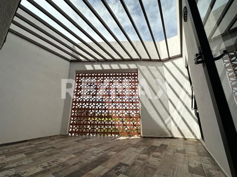 Gallery main