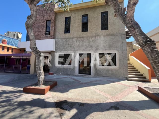 LOCAL EN RENTA DE 252.58 M2, EN PLAZA PUEBLO AMIGO, TIJUANA