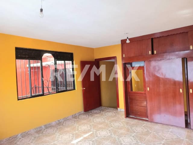 Amplia casa en Ecatepec
