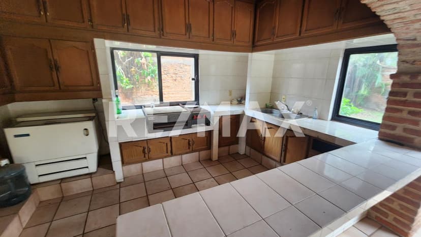 Gallery main